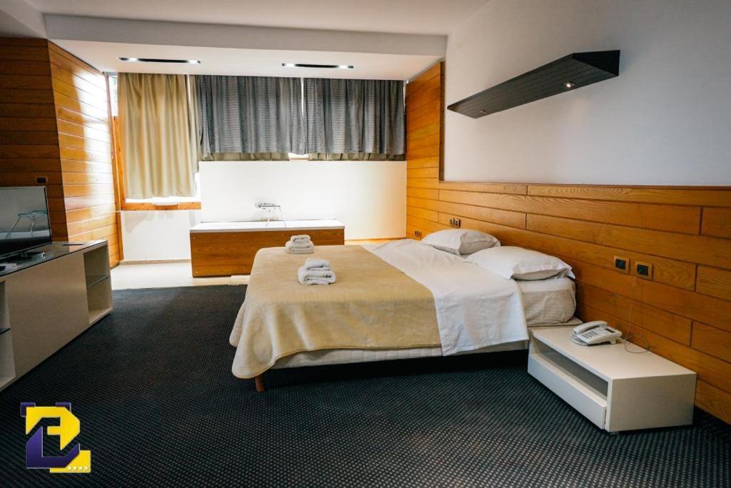 Hotel Bermon Tirana Eksteriør billede