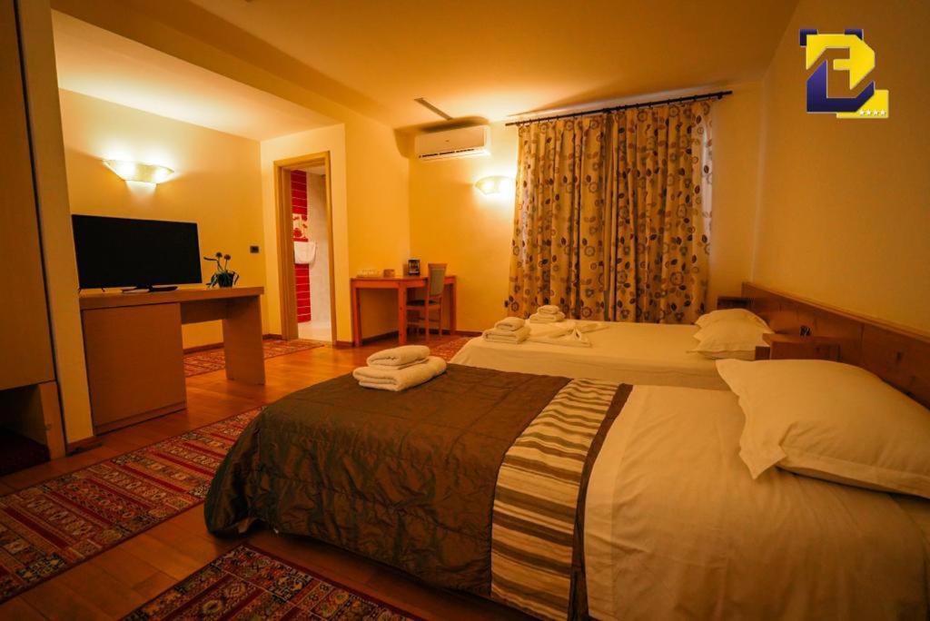 Hotel Bermon Tirana Eksteriør billede