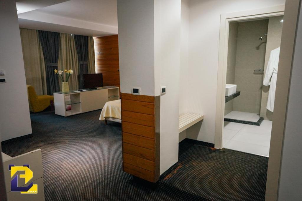 Hotel Bermon Tirana Eksteriør billede