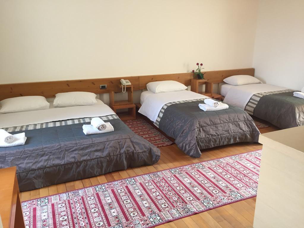 Hotel Bermon Tirana Eksteriør billede
