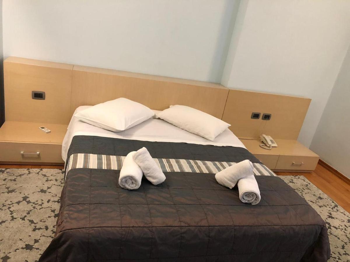 Hotel Bermon Tirana Eksteriør billede
